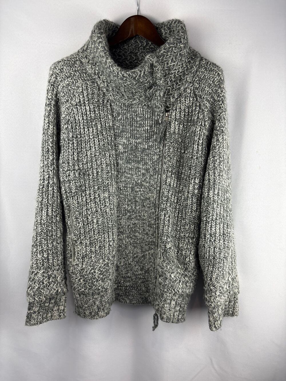 Women’s FishBone XL Gray Zip Knit Cardigan